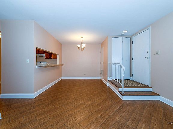 2nd image of 1095 Prescott Dr APT 1A