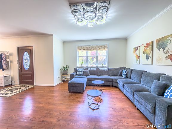 5th image of 359 Dogwood Road