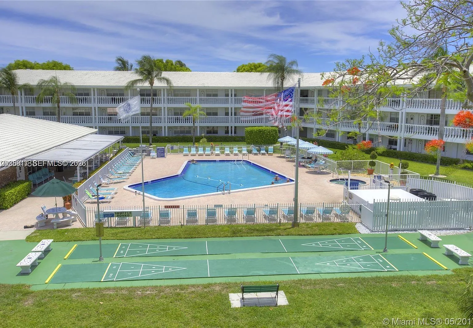 Maybury Mansions Condo — Photo 1
