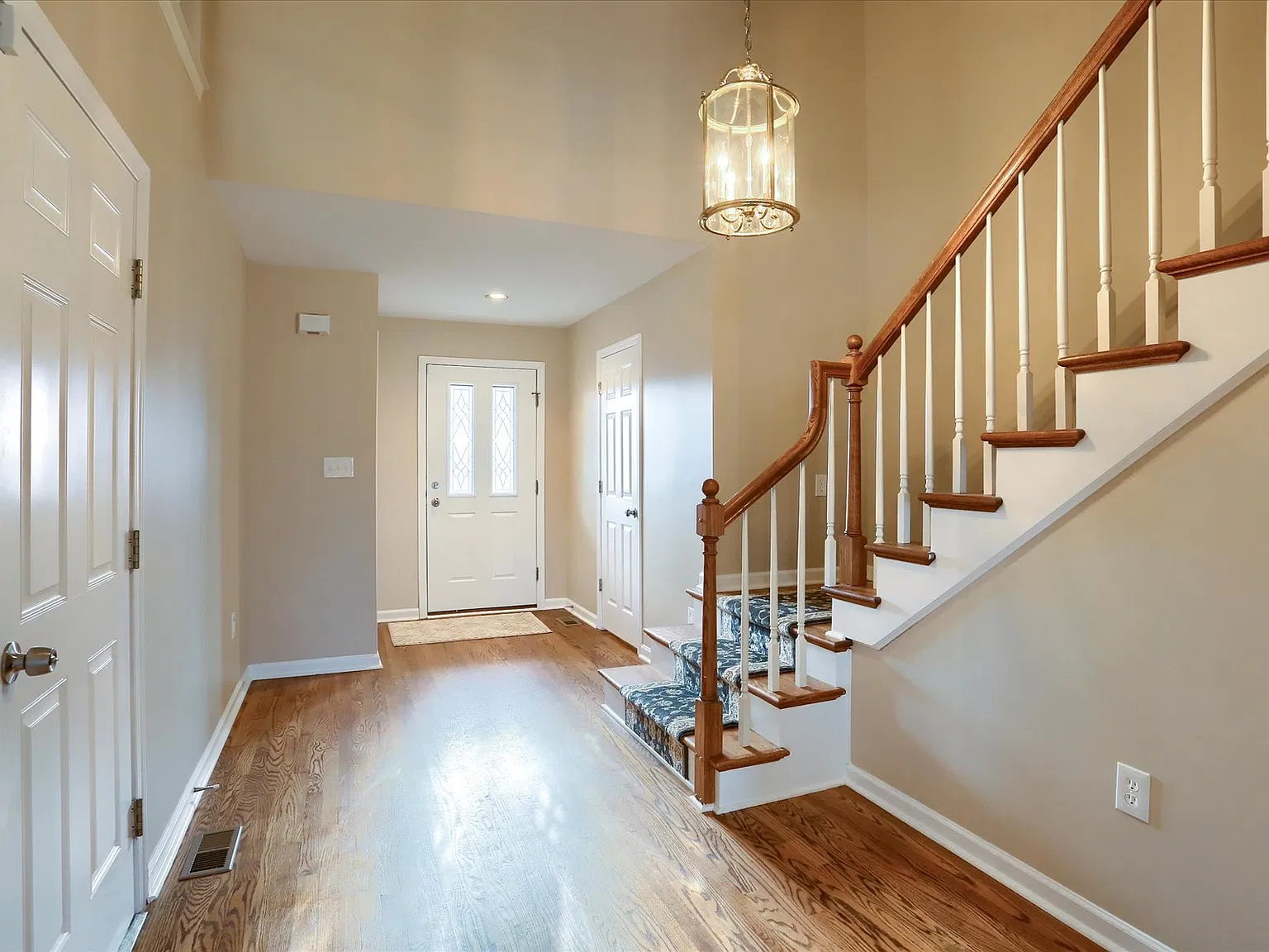2 bed, 1716 sqft, $2,149 — Photo 2