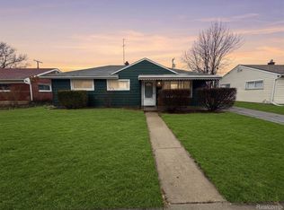 26629 Margaret St, Roseville, MI 48066