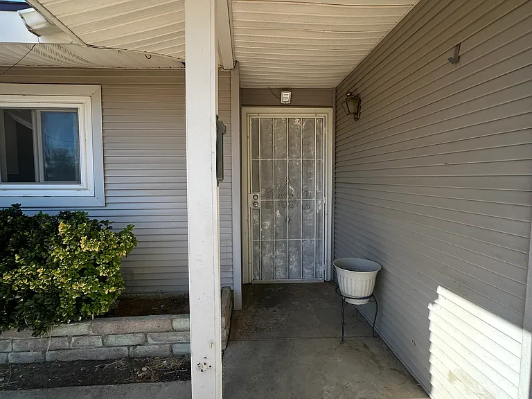 22406 Miramot Rd — Photo 3