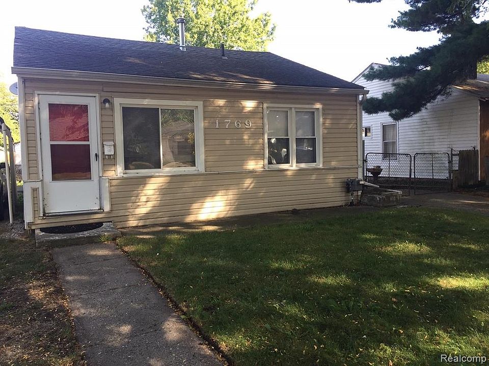1st image of 1769 E Meyers Ave