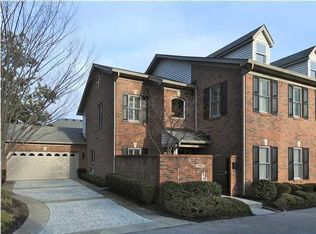 711 Tunbridge Wells Ln, Windy Hills, KY 40207