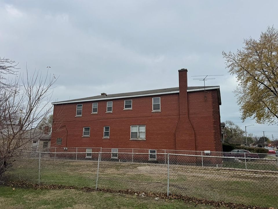 2nd image of 3820 Deal St