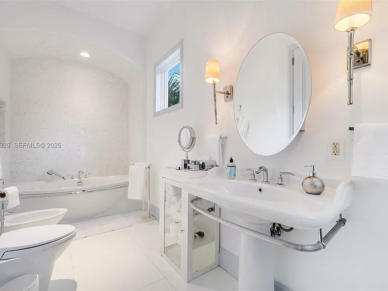 100 Palm Ave #1 — Photo 12