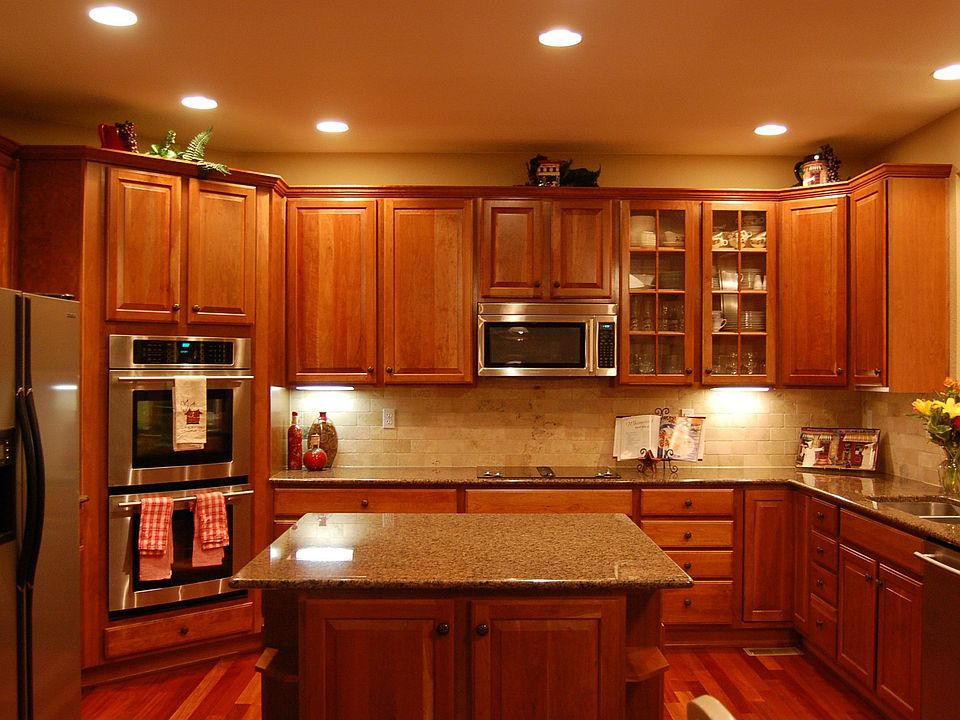 Gourmet kitchen