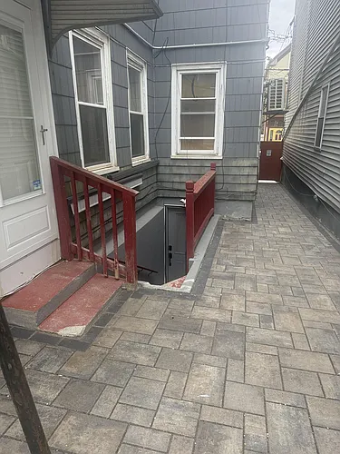 128 Princeton St Photo 1