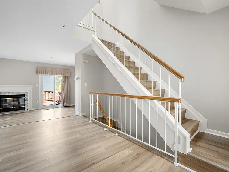 7800 Greenbrook Dr — Photo 10