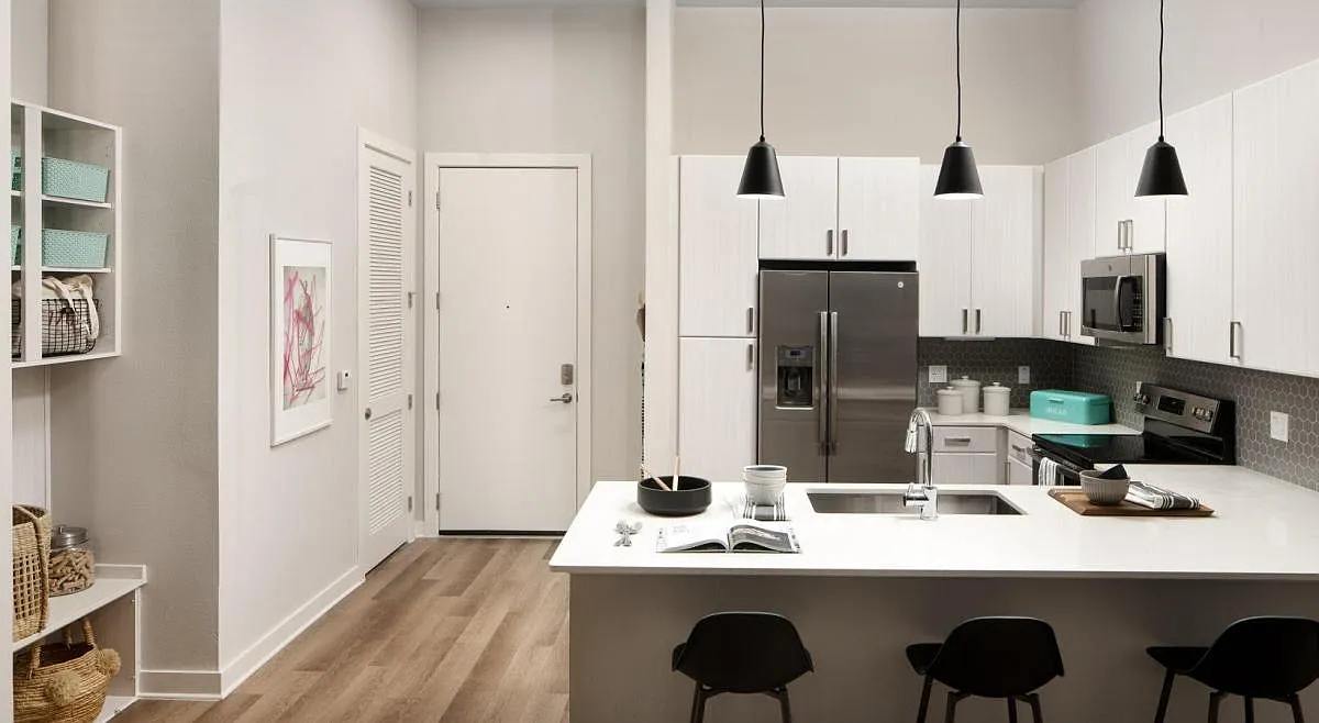 1701 Central Apartments — Photo 3