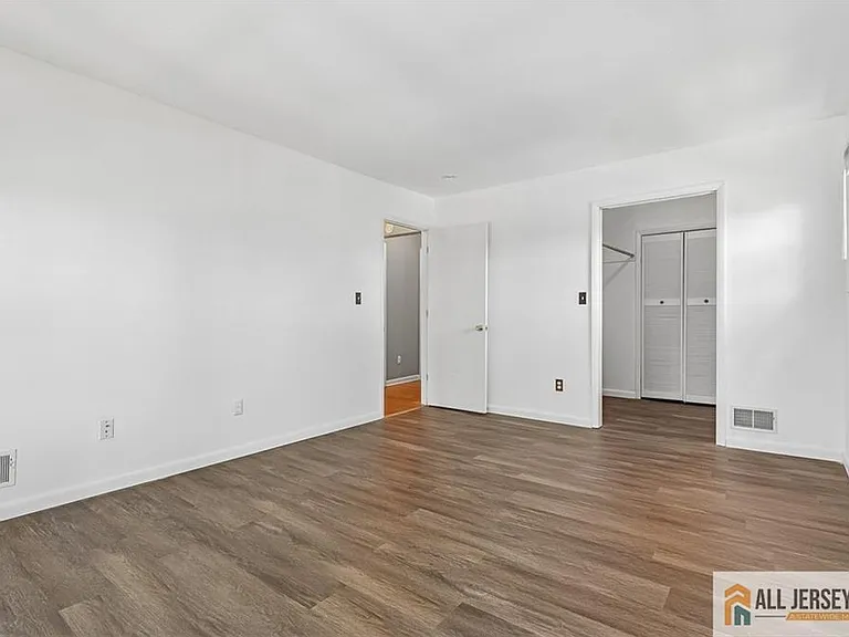 138 Orlando St #138 — Photo 16