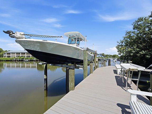 2nd image of 4916 SE MANATEE COVE Road