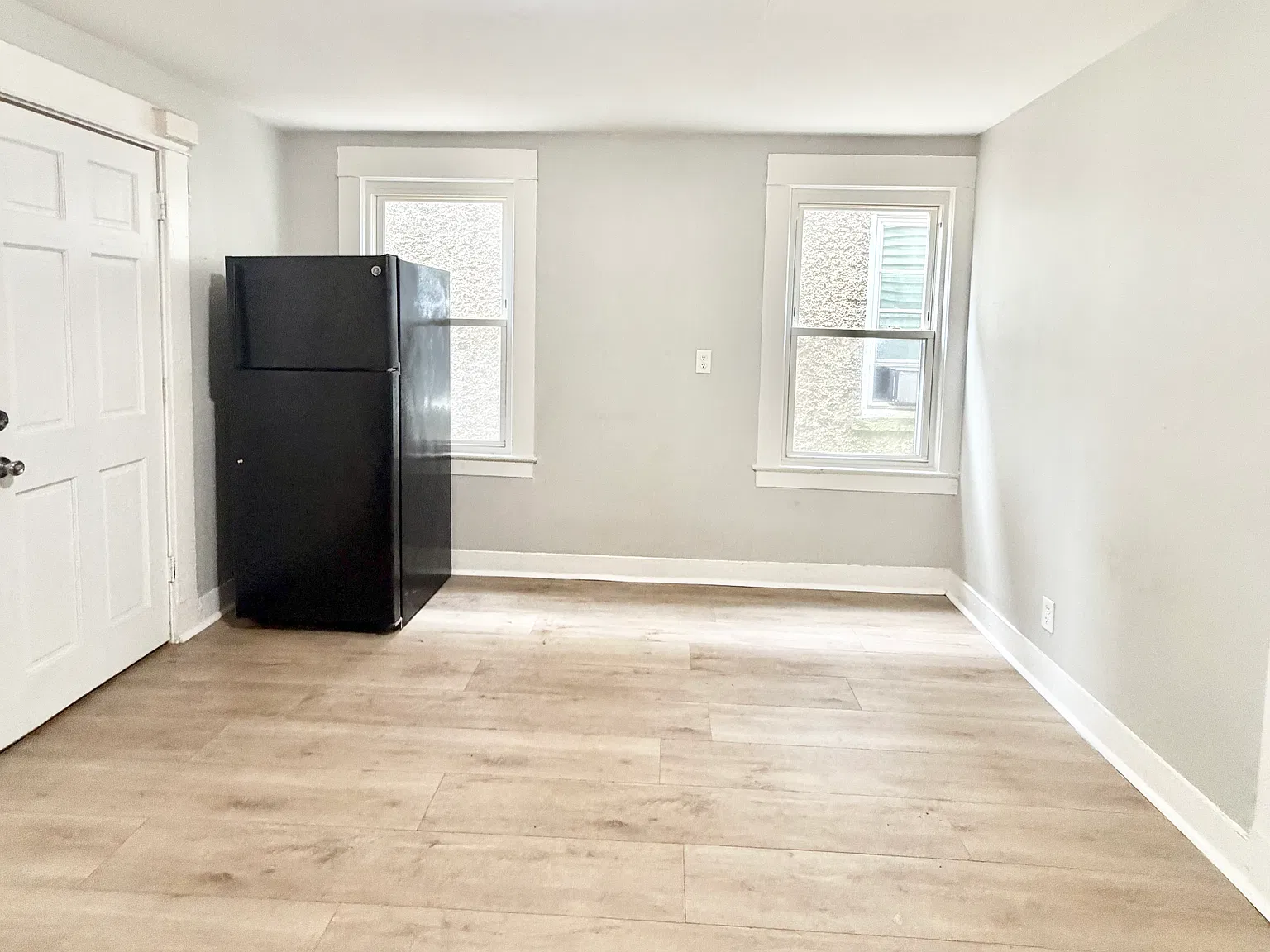 3 bed, 1000 sqft, $1,700 — Photo 3