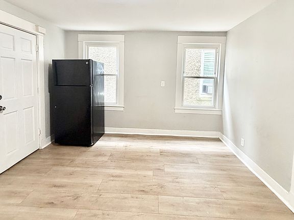 3rd image of 436 Front St #1B