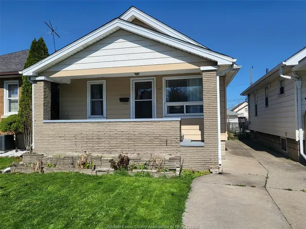 1682 Elsmere Ave, Windsor, ON N8X 4H4