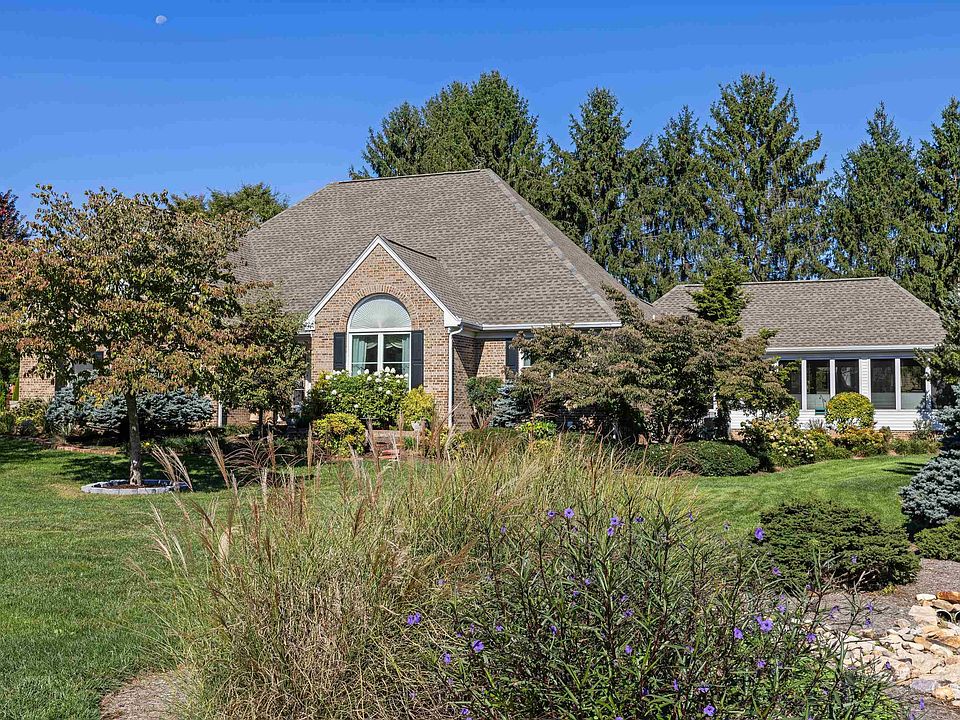 1st image of 413 Pelham Dr