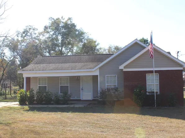 1084 Will Logan Rd, Ozark, AL 36360