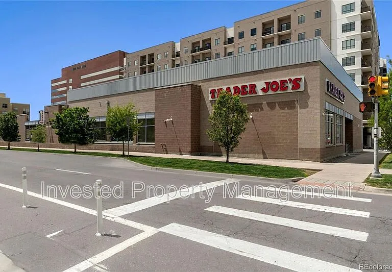 656 N Logan St #8 — Photo 13