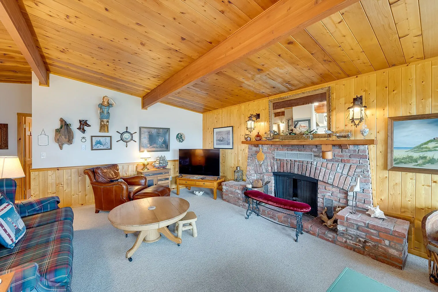 3 bed, 2.0 bath, 1345 sqft, $2,829 — Photo 1