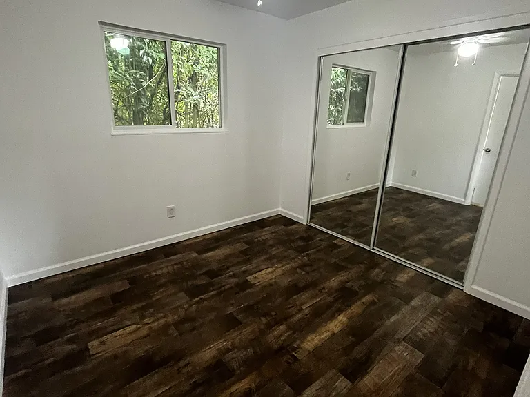 307 S E St #12 — Photo 11