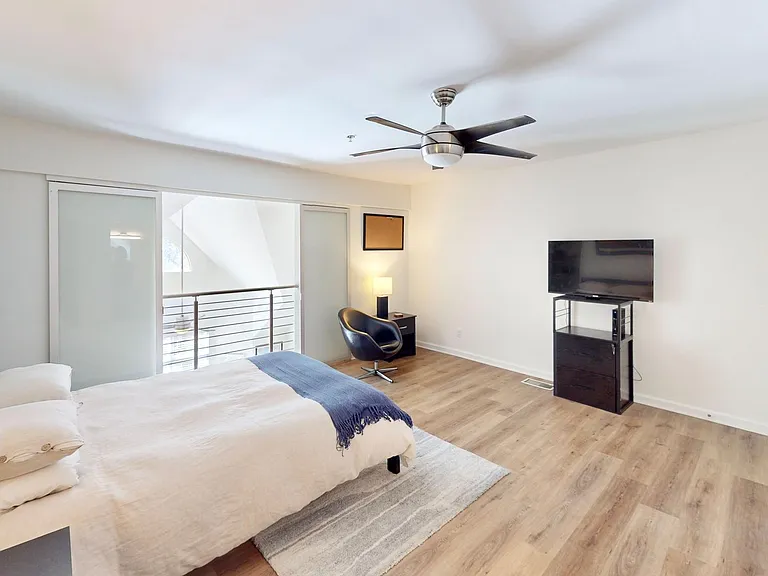 521 N Graham St #3E — Photo 17