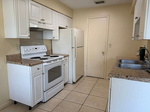 3rd image of 38529 13th Ave #2
