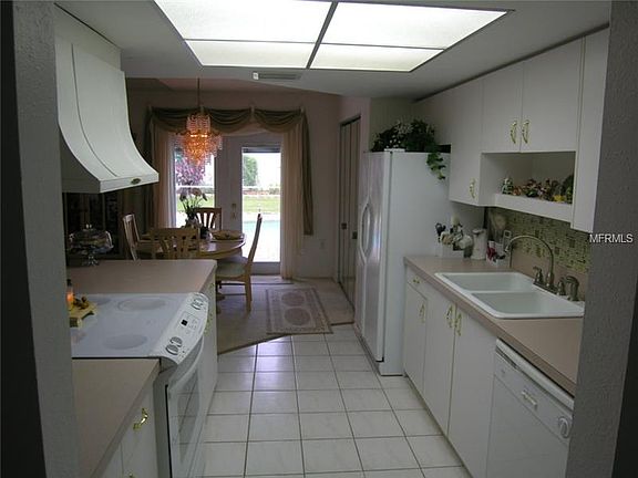 5th image of 323 N Bay Hills Blvd