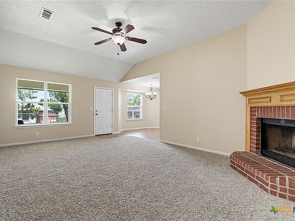 5th image of 2805 Woodlands Dr