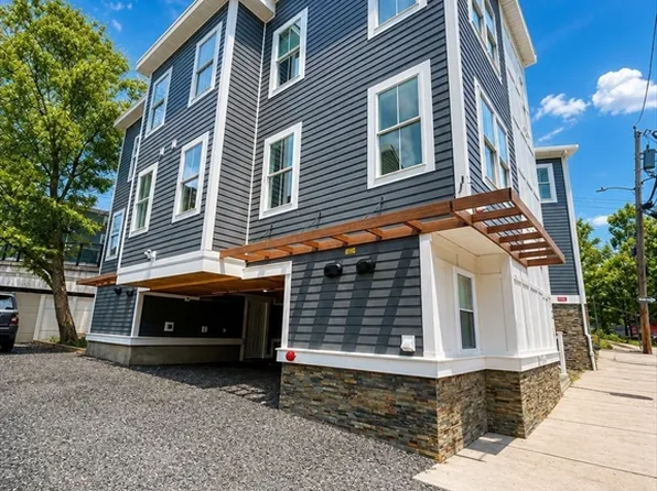 108 Gilman St #2, Somerville, MA 02145