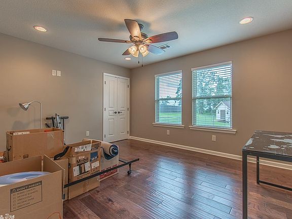 4th image of 6053 Castle Rock Dr