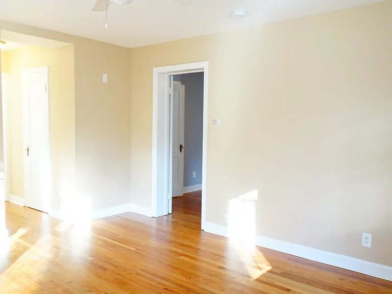 8520 Greenwood Ave — Photo 24