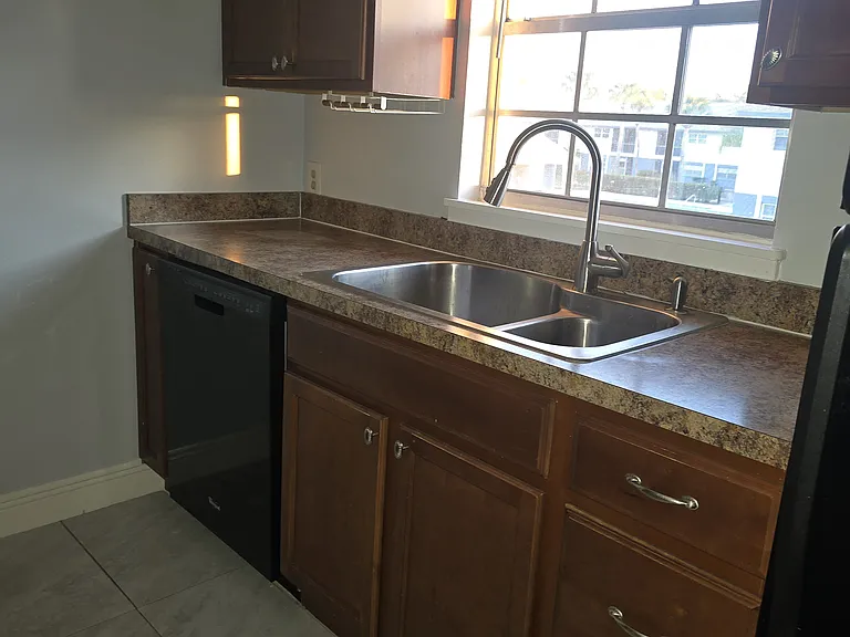 4730 Avon Ct — Photo 13