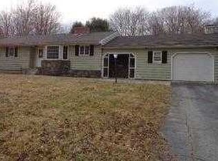 93 Elmdale Rd, Canterbury, CT 06331