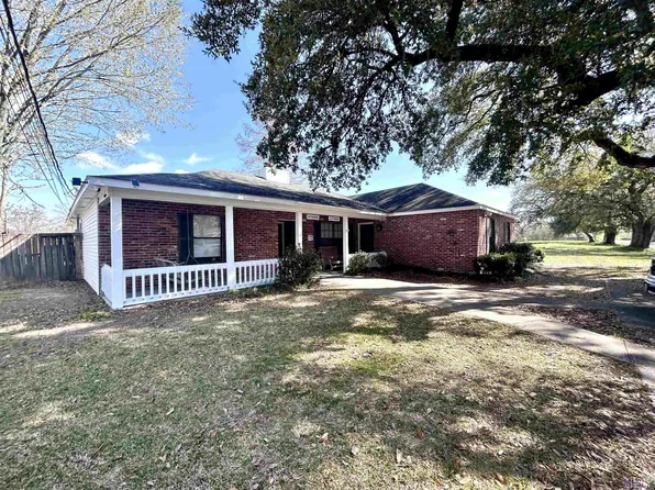 57882 Badeaux St, Plaquemine, LA 70764