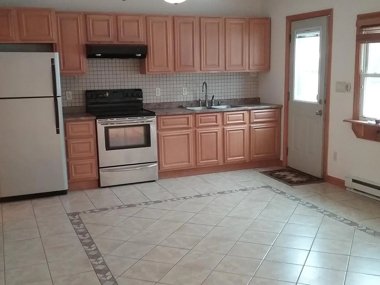 2 bed, 1200 sqft, $1,900 — Photo 2