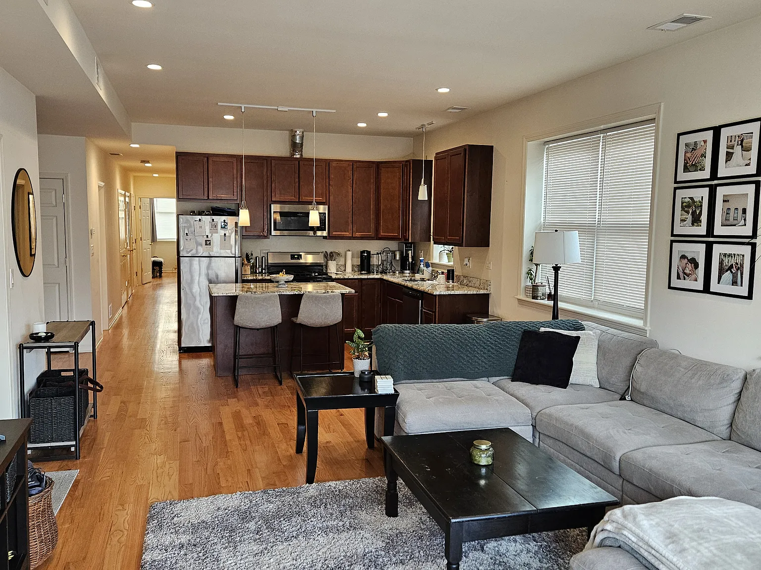 2 bed, 1800 sqft, $3,500 — Photo 4