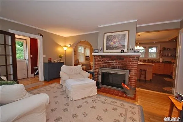 Aberdeen Dr — Photo 1