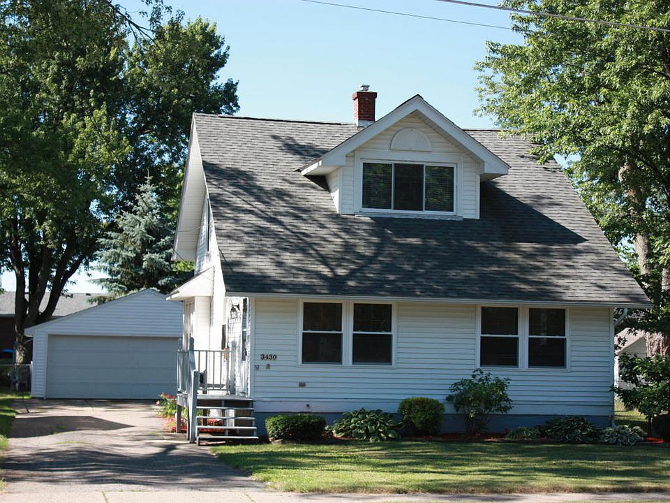 1st image of 3430 Oak St
