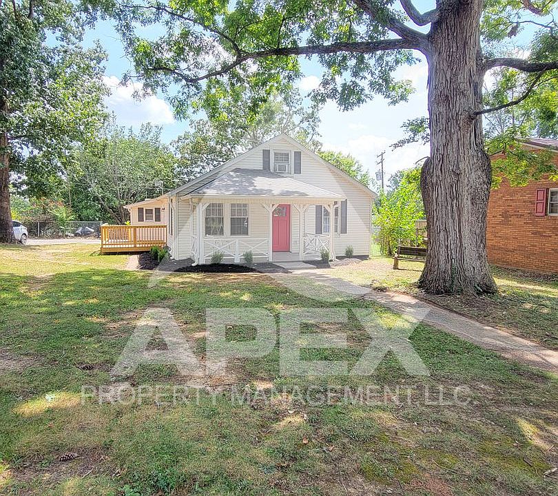 1st image of 910 Freemason St