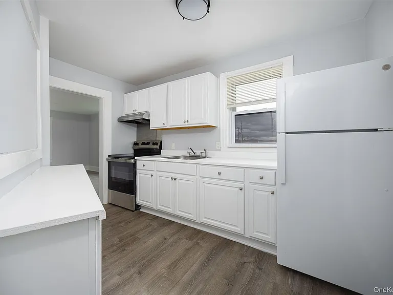 39 Fowler Ave #2 — Photo 3