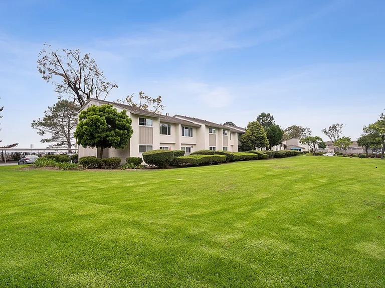 Oceanwood Apartments — Photo 33