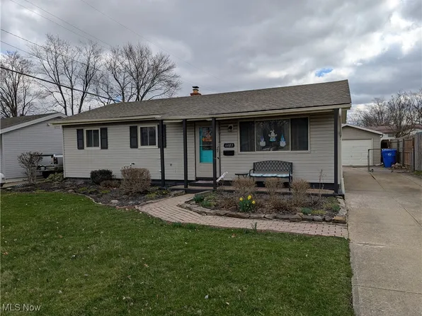 6483 Edgehurst Dr, Brookpark, OH 44142