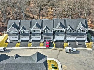 11 Woods Dr, Mechanicsburg, PA 17050