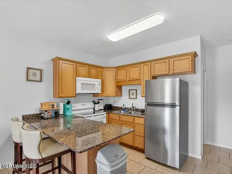 1283 Century Oaks Dr #B — Photo 5