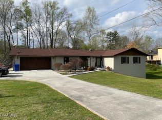 102 W Melbourne Rd, Oak Ridge, TN 37830