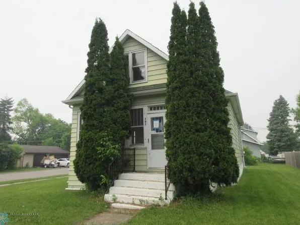 202 4th St NE, Dilworth, MN 56529