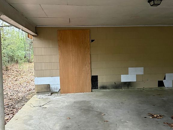 3rd image of 947 Palm St