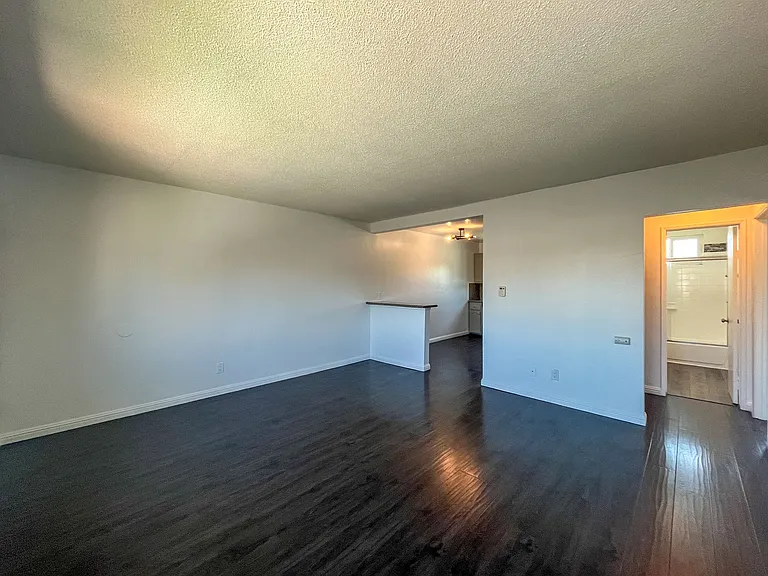 1335 Stanley Ave — Photo 6