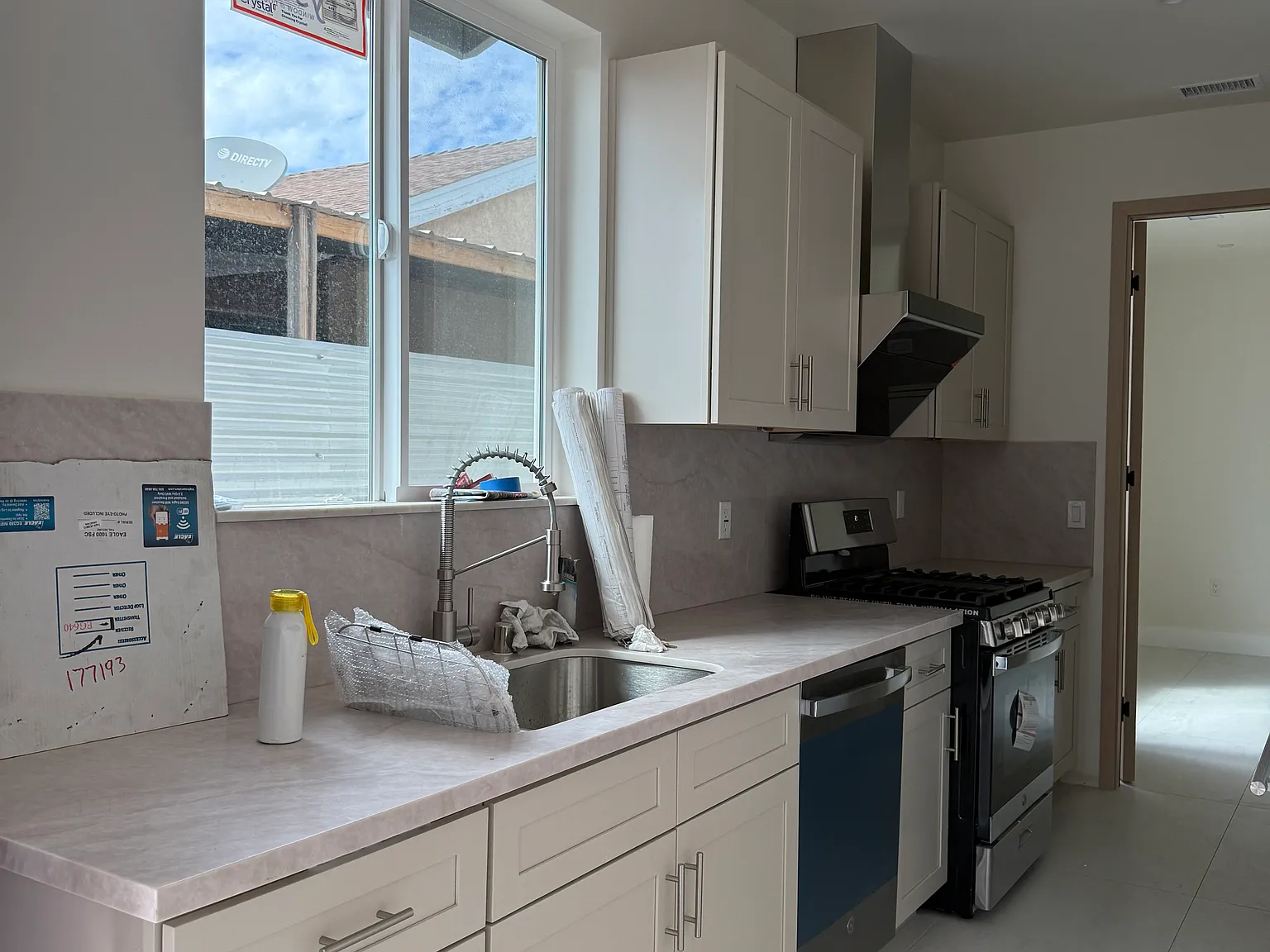2 bed, 800 sqft, $2,500 — Photo 3