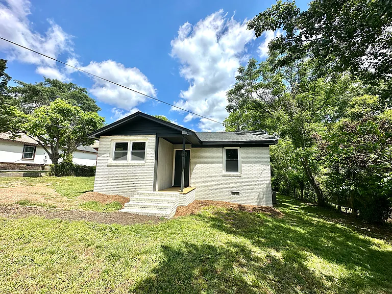 15 Lermann Dr — Photo 1